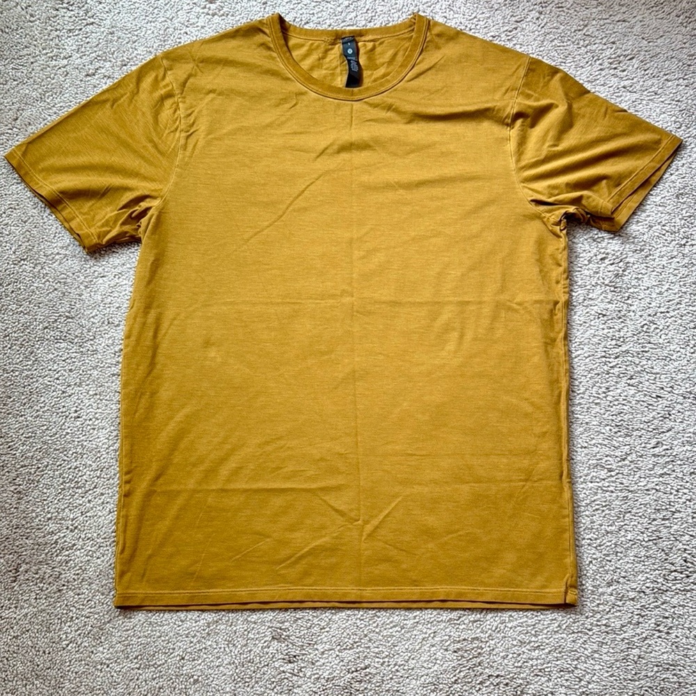 Men's Small Lululemon Mustard Gold T-Shirt NWOT